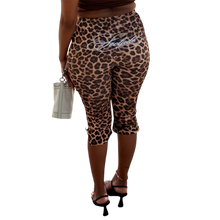 Load image into Gallery viewer, Leopard Print Capris
